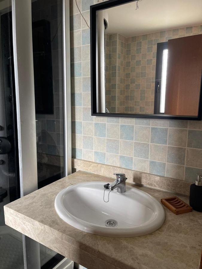 Stelarium-Suite Con Bano Privado En Casa Compartida-Uebica2 Mairena del Aljarafe Eksteriør billede