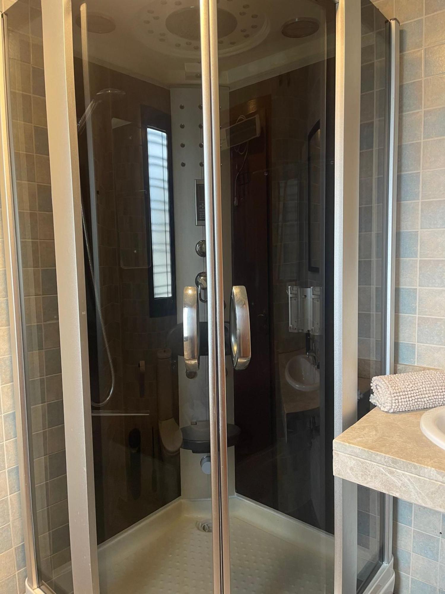 Stelarium-Suite Con Bano Privado En Casa Compartida-Uebica2 Mairena del Aljarafe Eksteriør billede